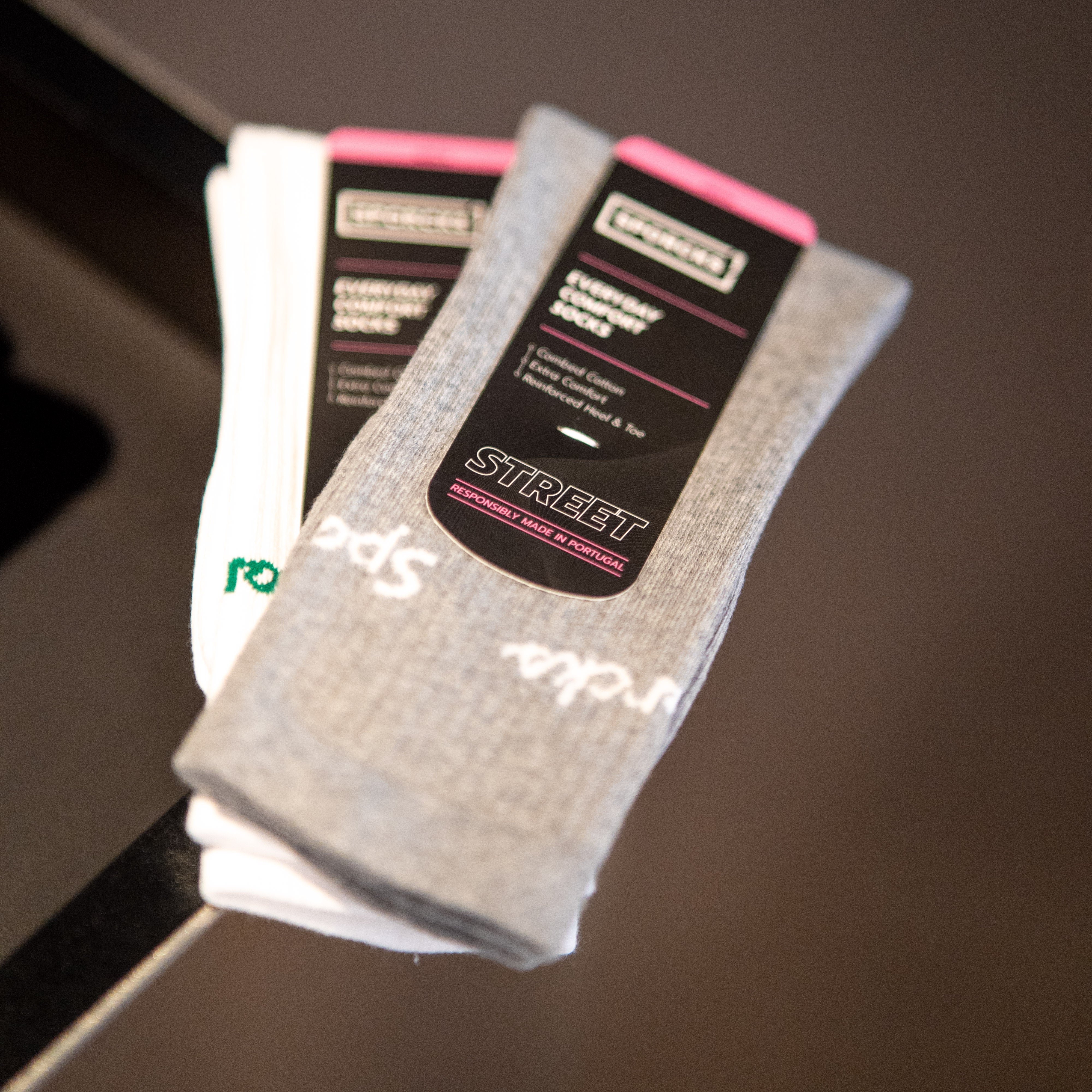 CHILL VIBES GREY - STREET SOCKS