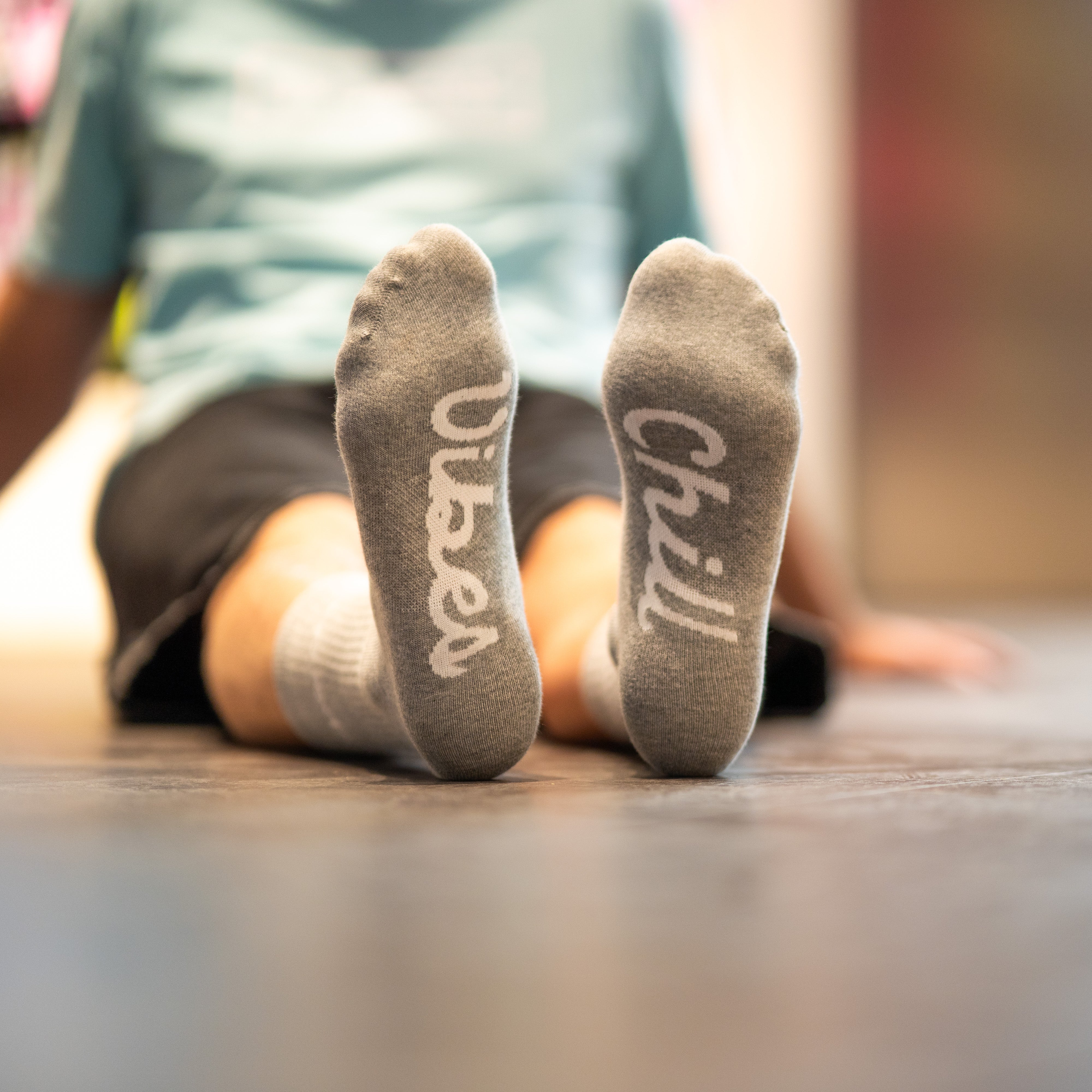 CHILL VIBES GREY - STREET SOCKS