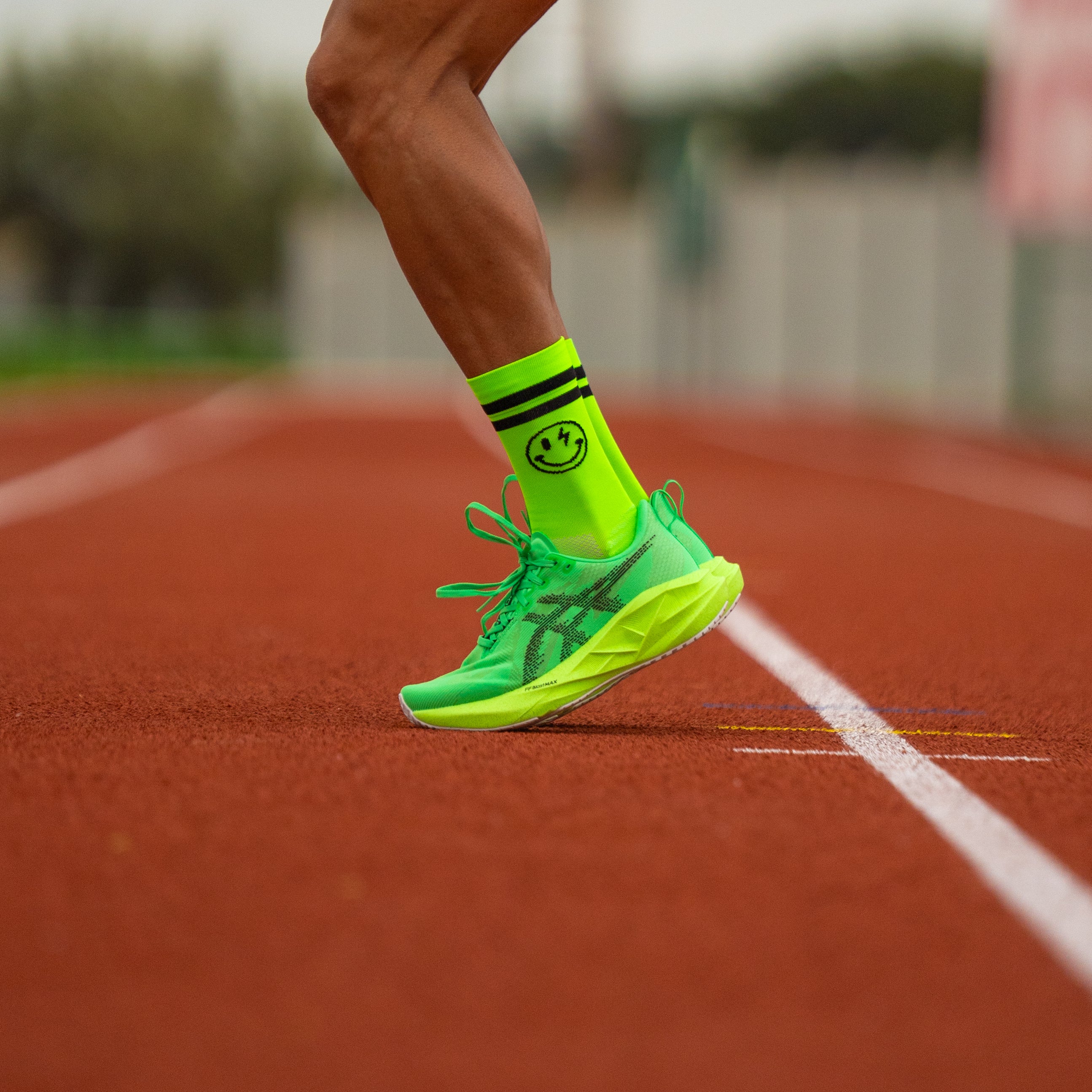 ELECTRIFIED GREEN - RUNNING SOCKS