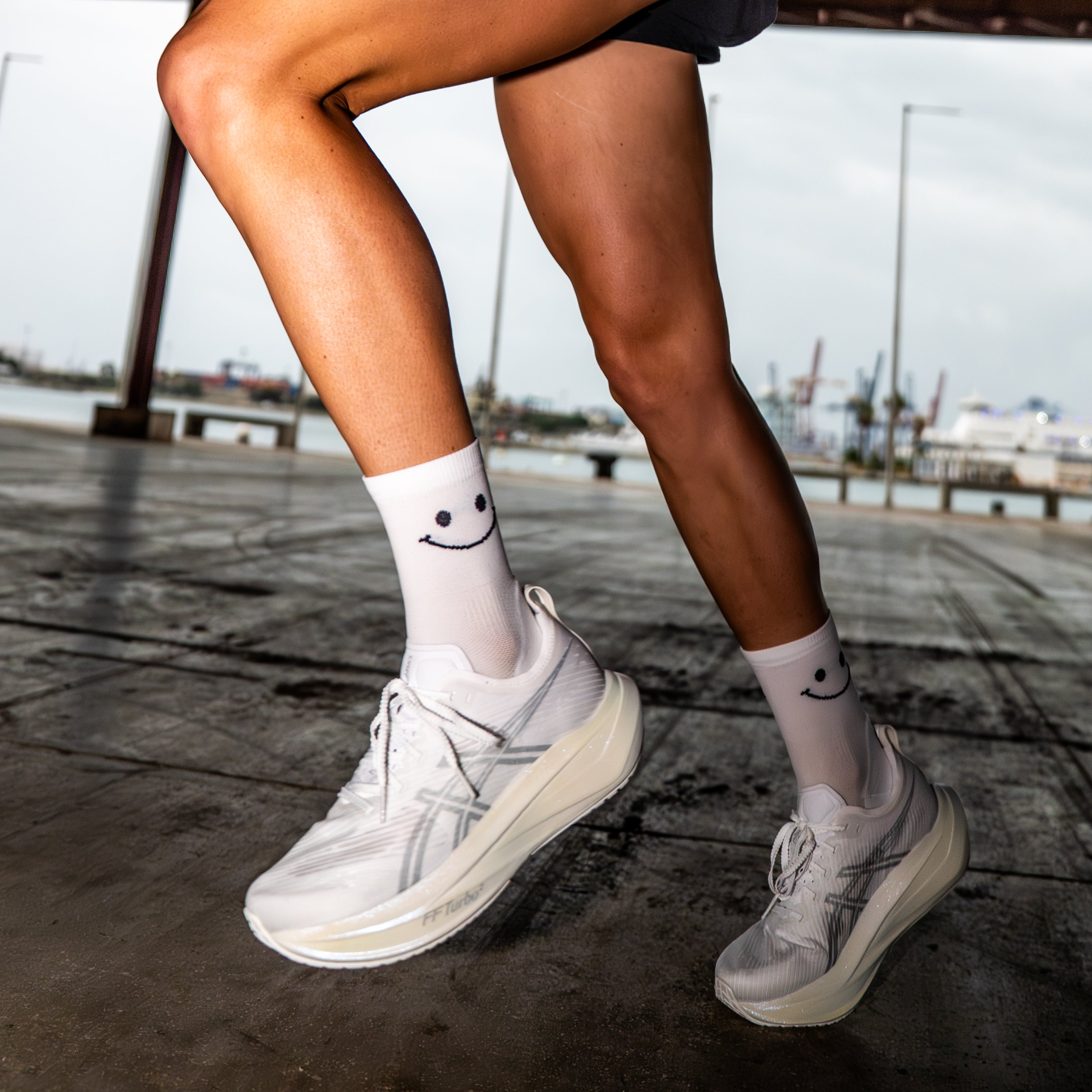 HAPPY MODE WHITE - CALCETÍN RUN ULTRALIGHT
