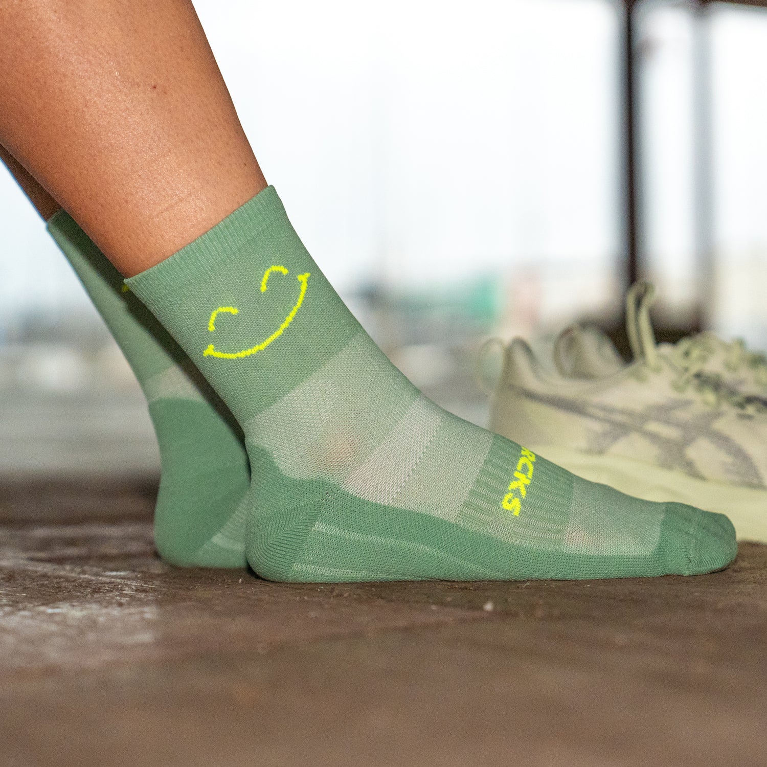 HAPPY MODE GREEN - CALCETÍN RUN ULTRALIGHT