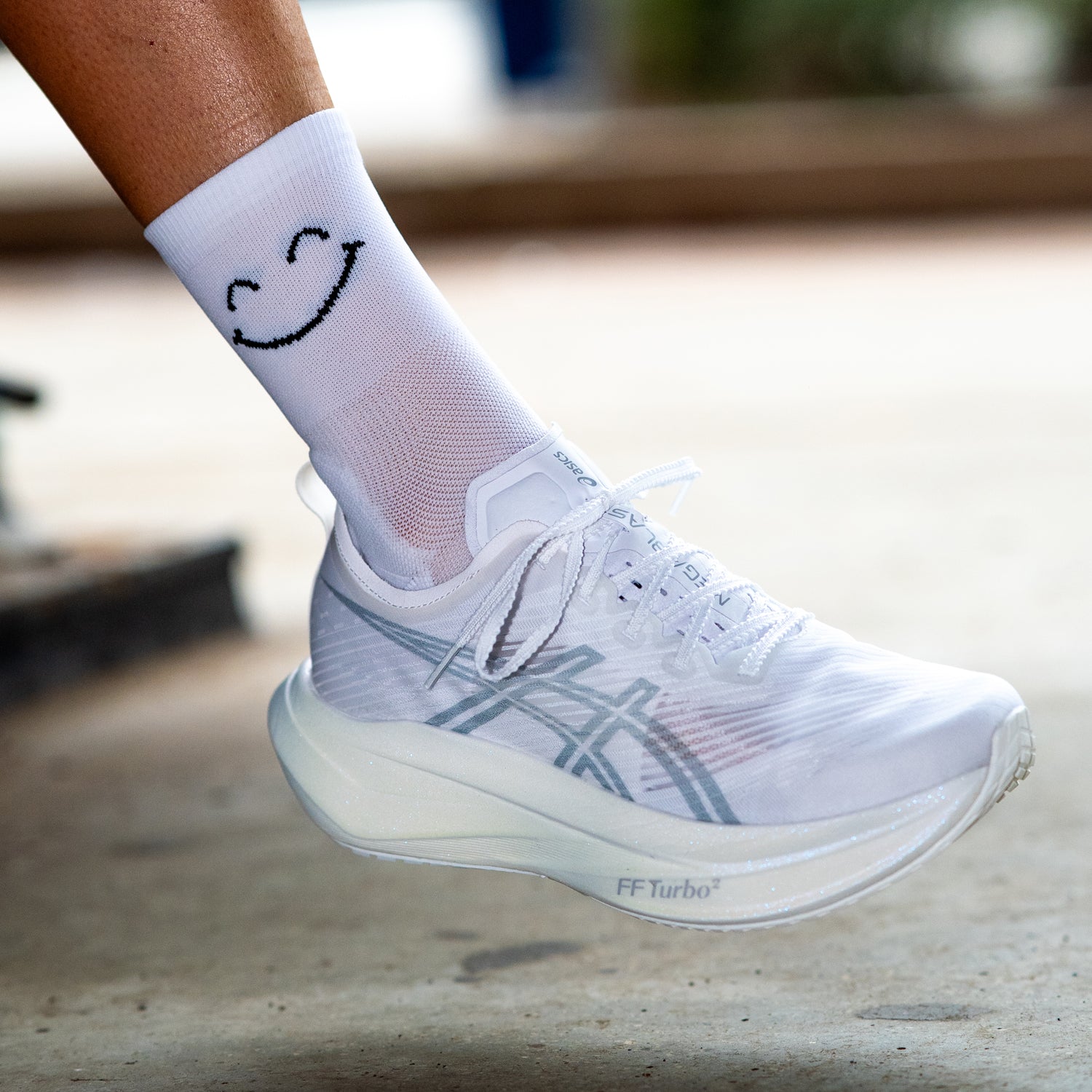 HAPPY MODE WHITE - CALCETÍN RUN ULTRALIGHT