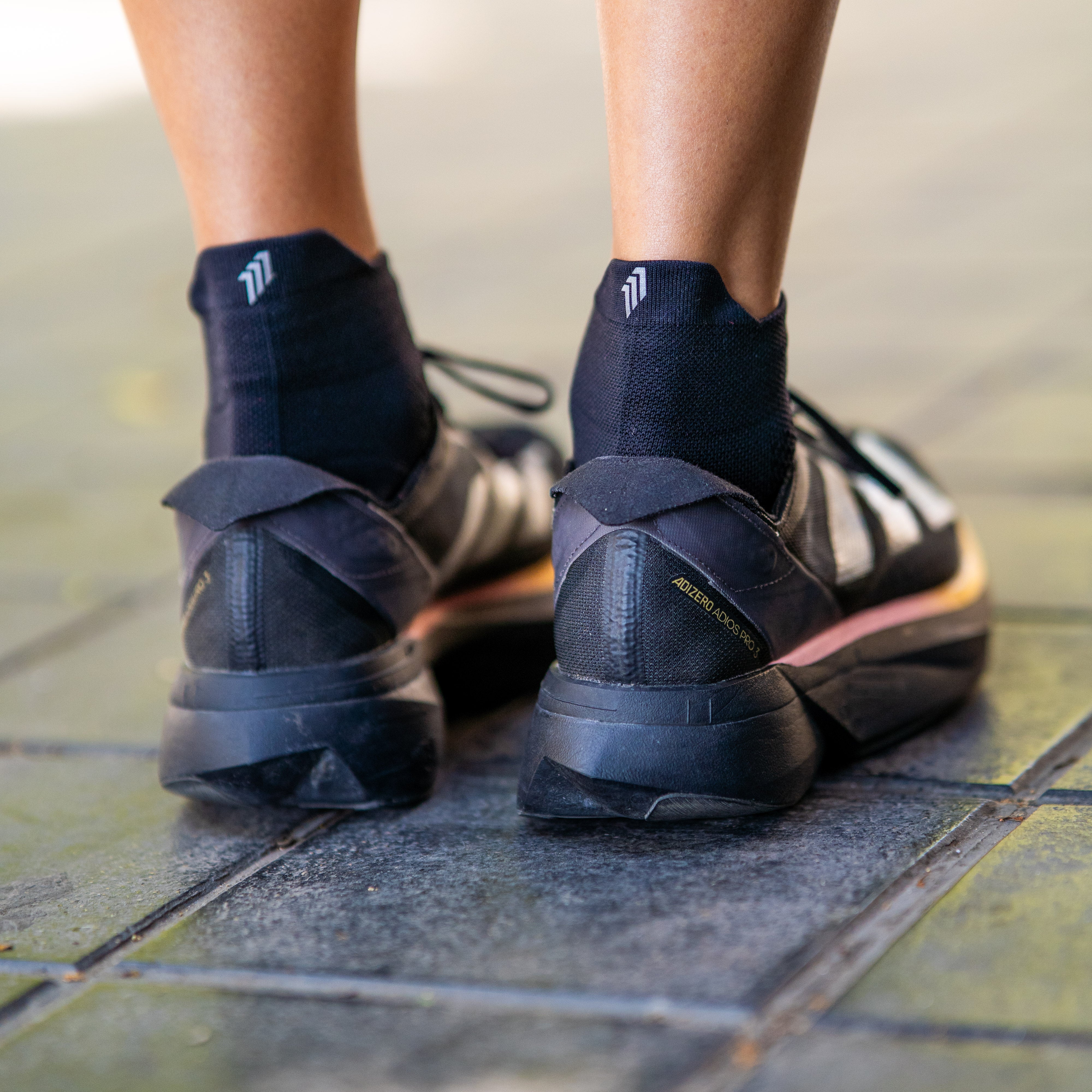NOOSA BLACK V2 - CALCETÍN RUNNING