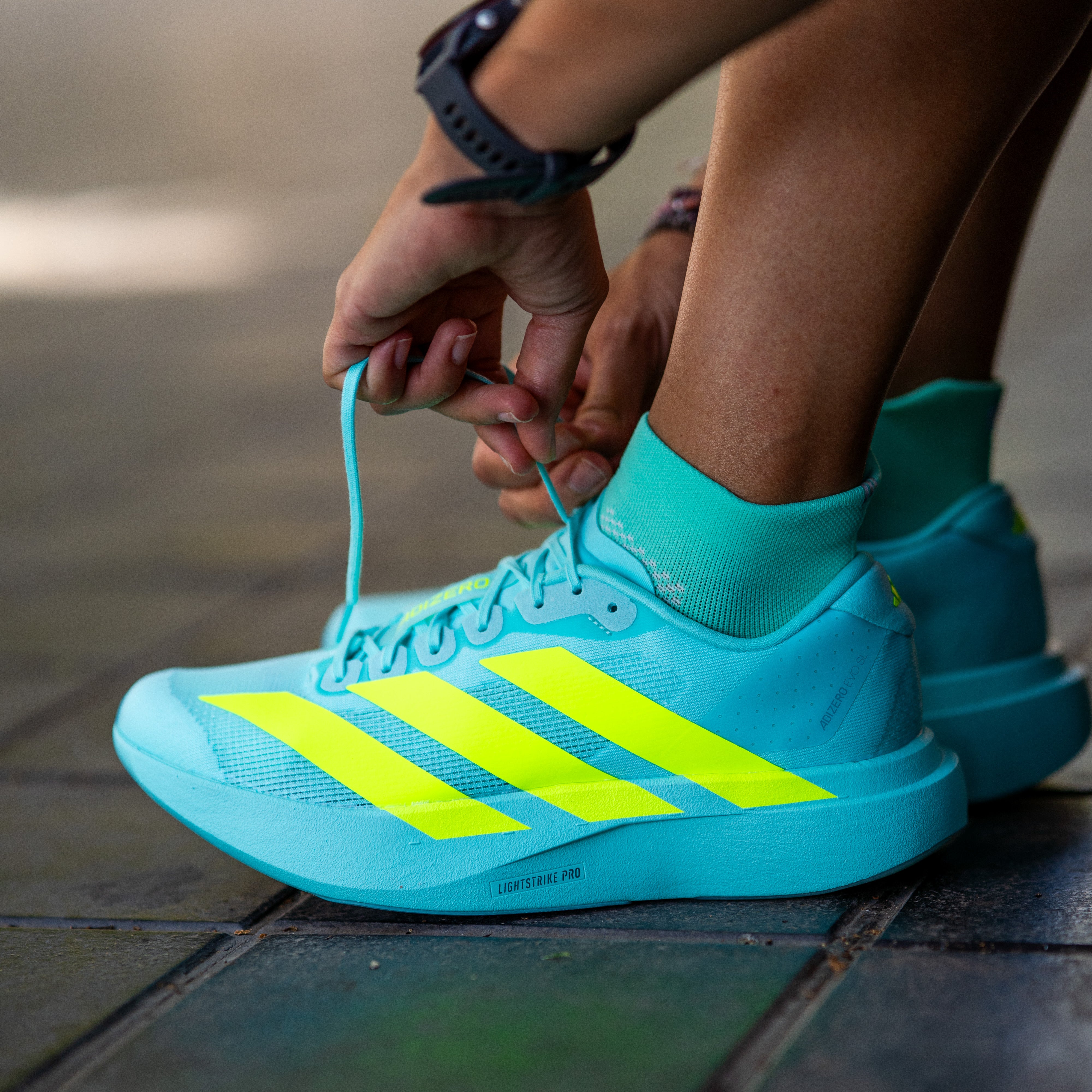 NOOSA GREEN V2 - CALCETÍN RUNNING
