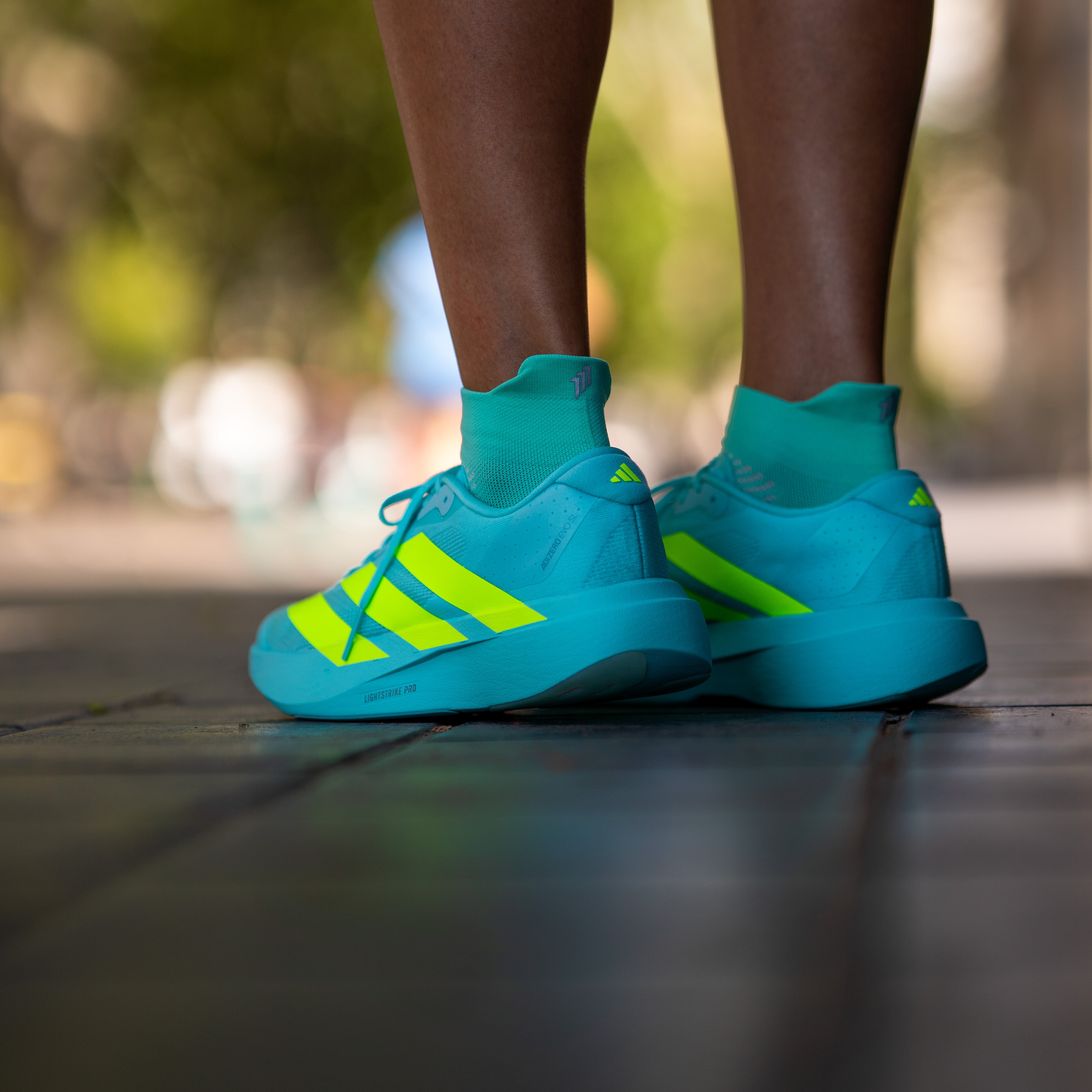 NOOSA GREEN V2 - CALCETÍN RUNNING