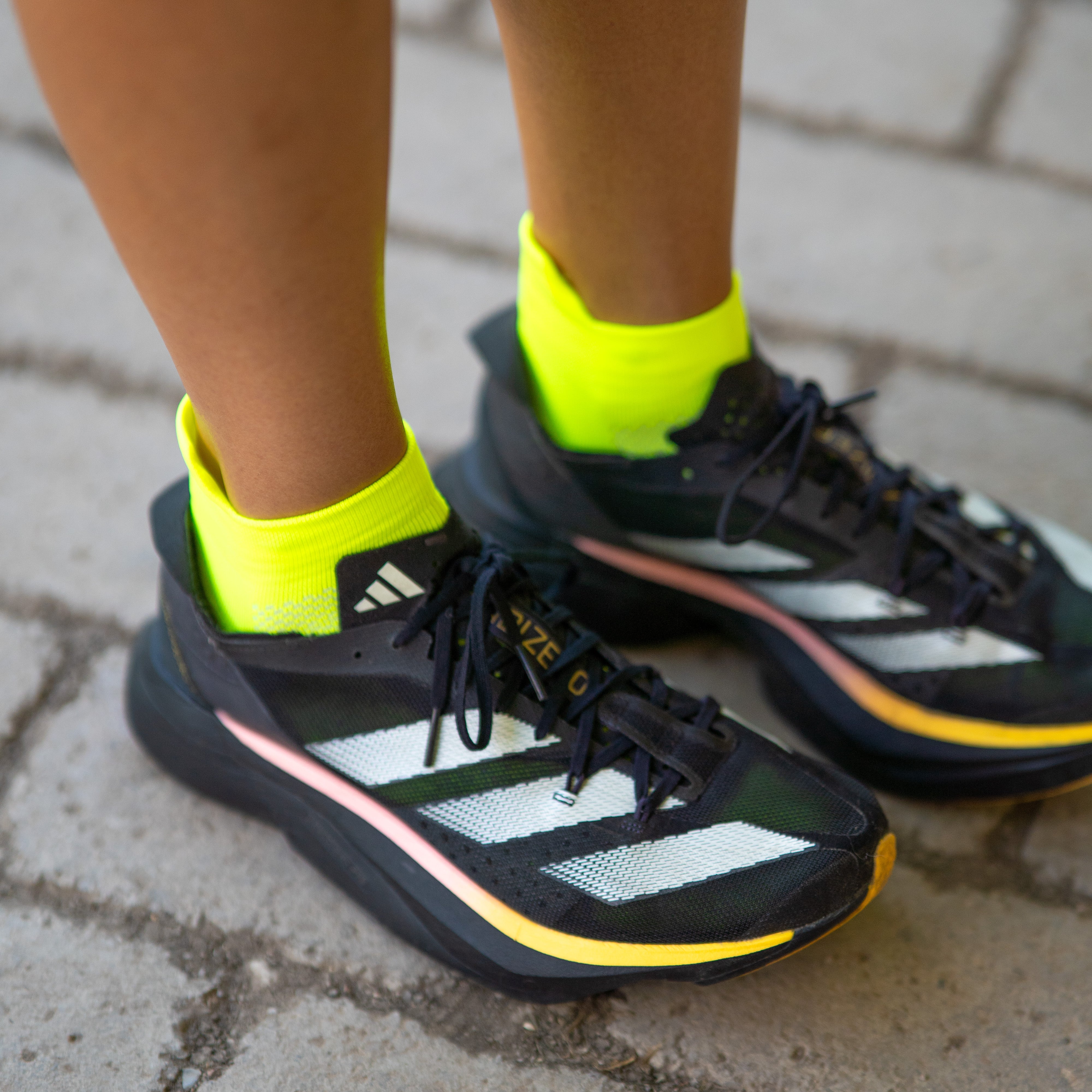 NOOSA YELLOW V2 - CALCETÍN RUNNING