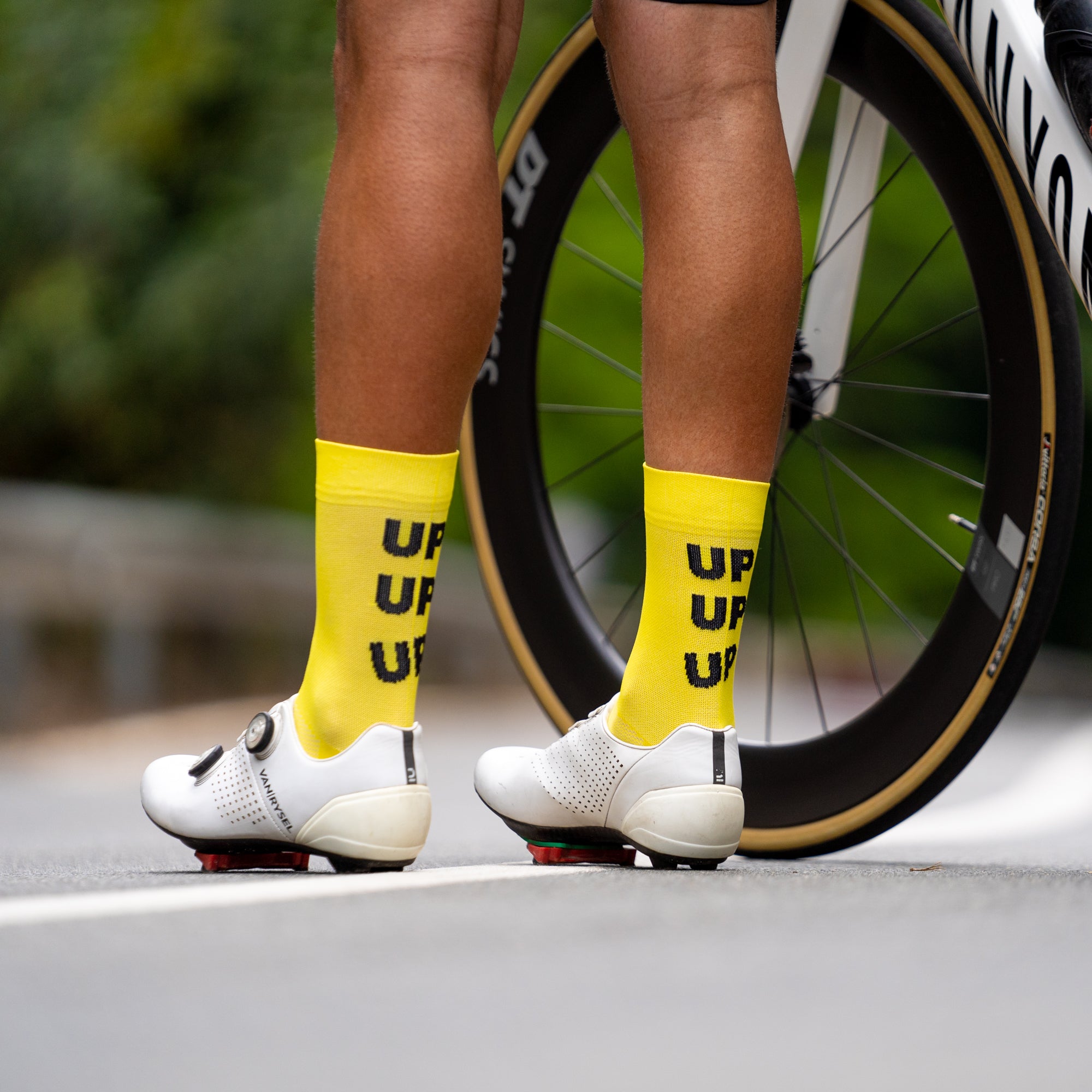 UP UP UP YELLOW - CALCETÍN CICLISMO