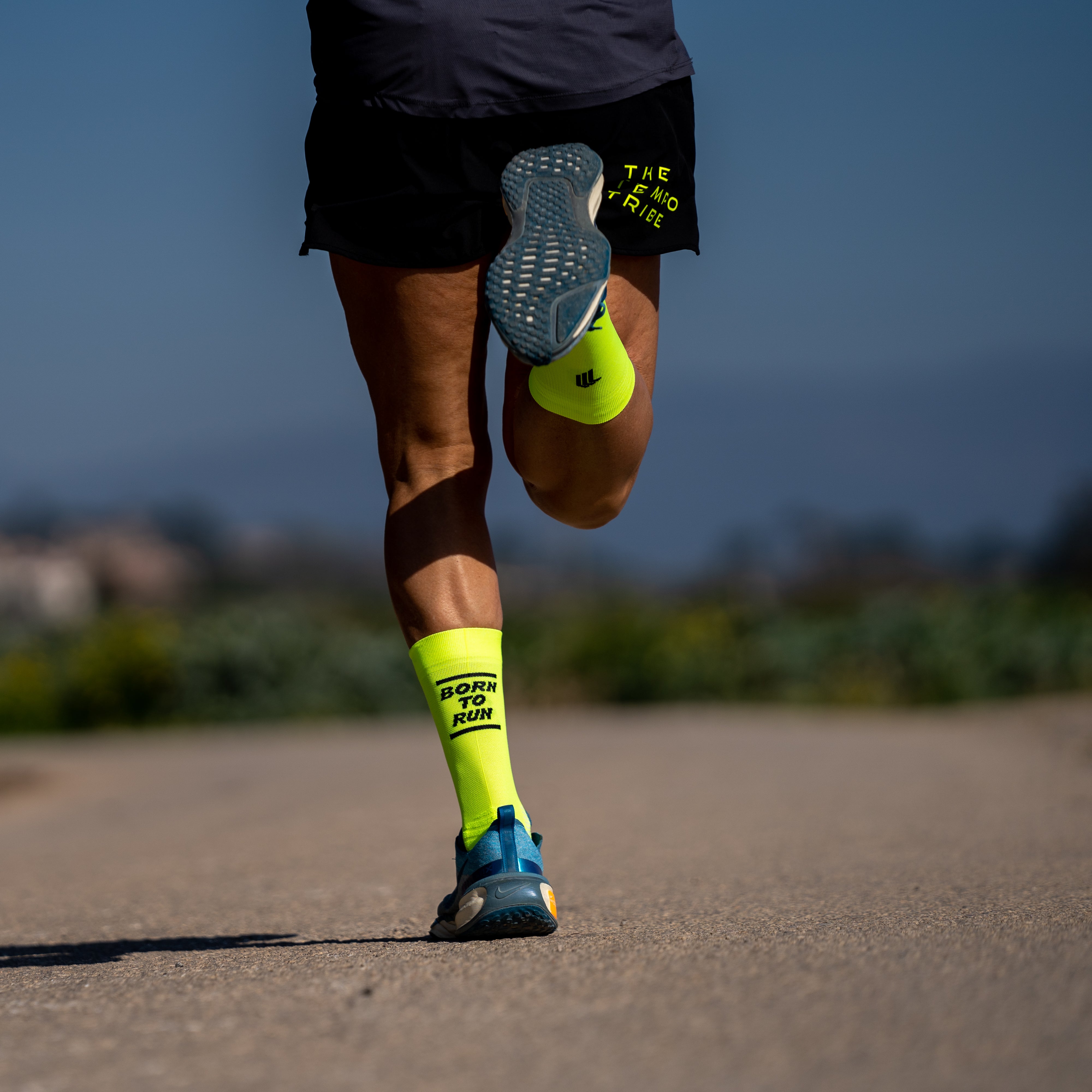 BORN TO RUN YELLOW - RUNNING SOCKS