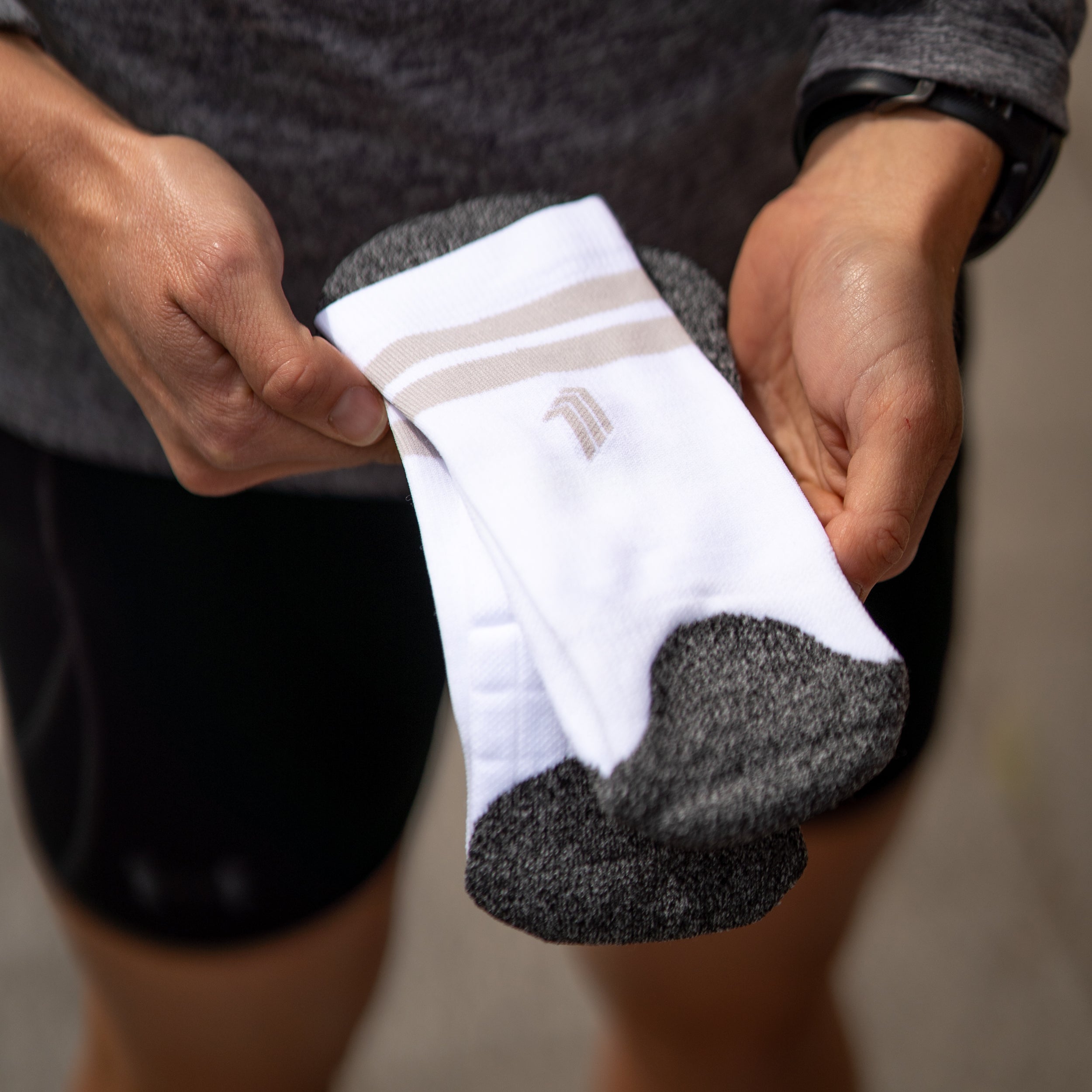 PRO WHITE V2 - CALCETÍN RUN ULTRALIGHT