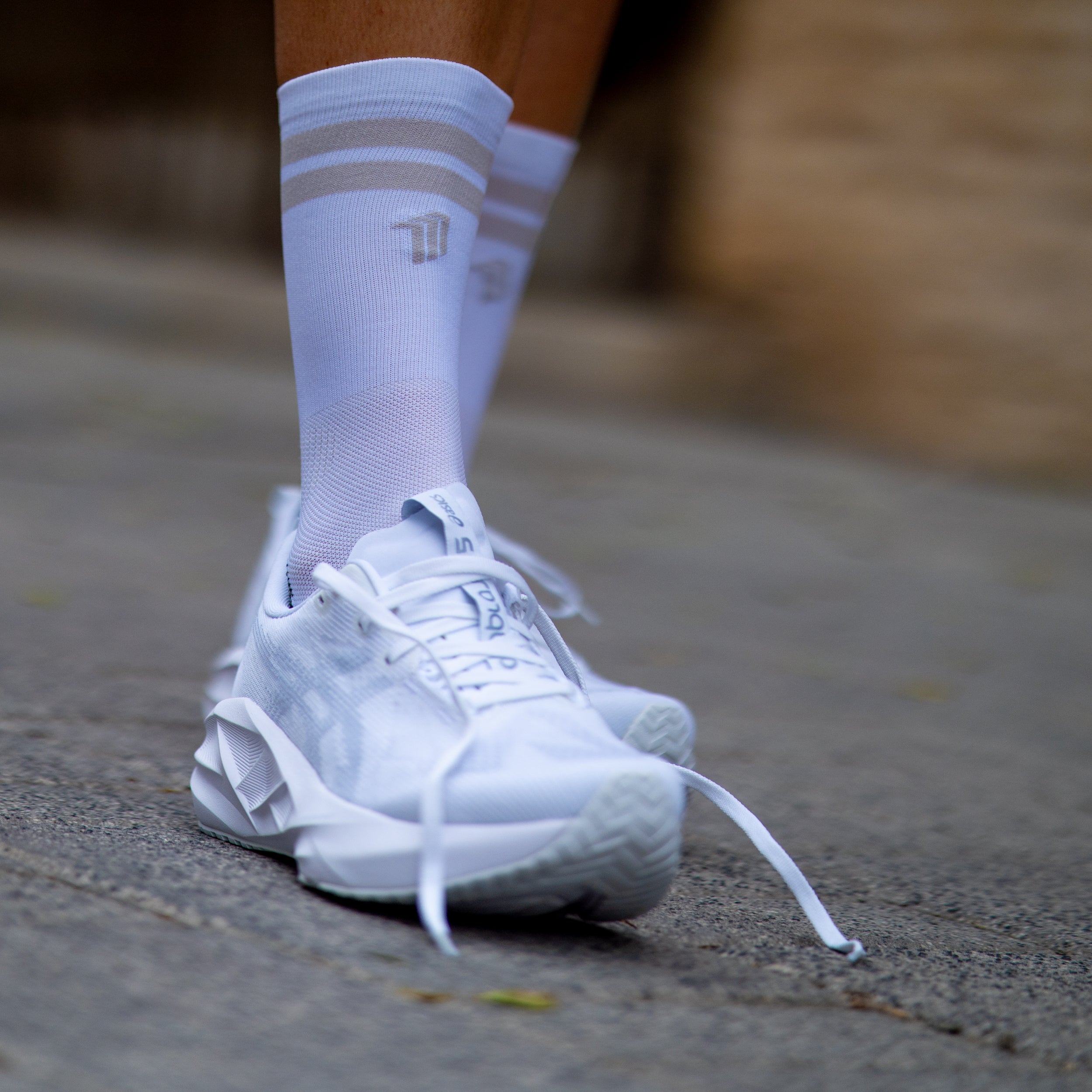 PRO WHITE V2 - CALCETÍN RUN ULTRALIGHT