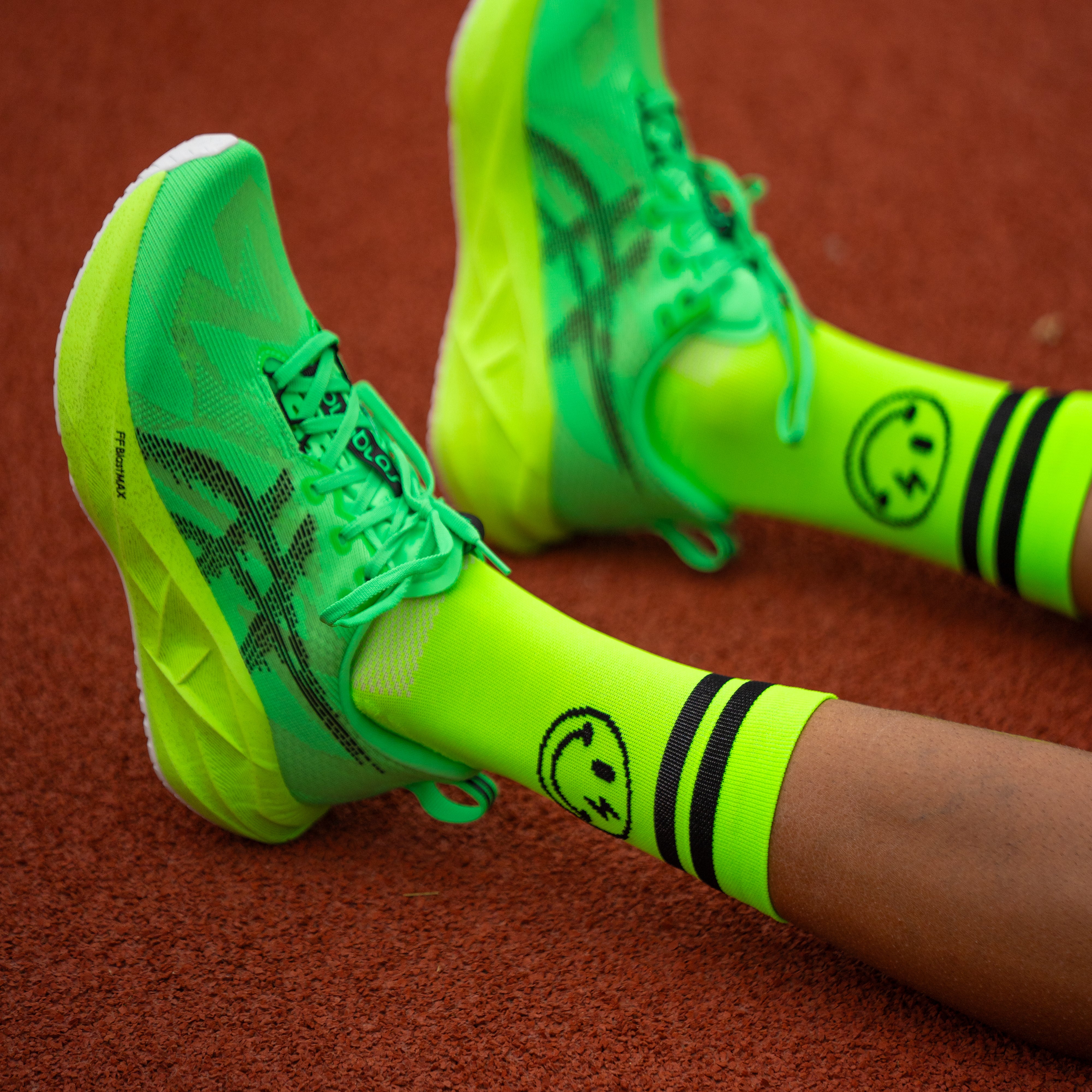 ELECTRIFIED GREEN - RUNNING SOCKS