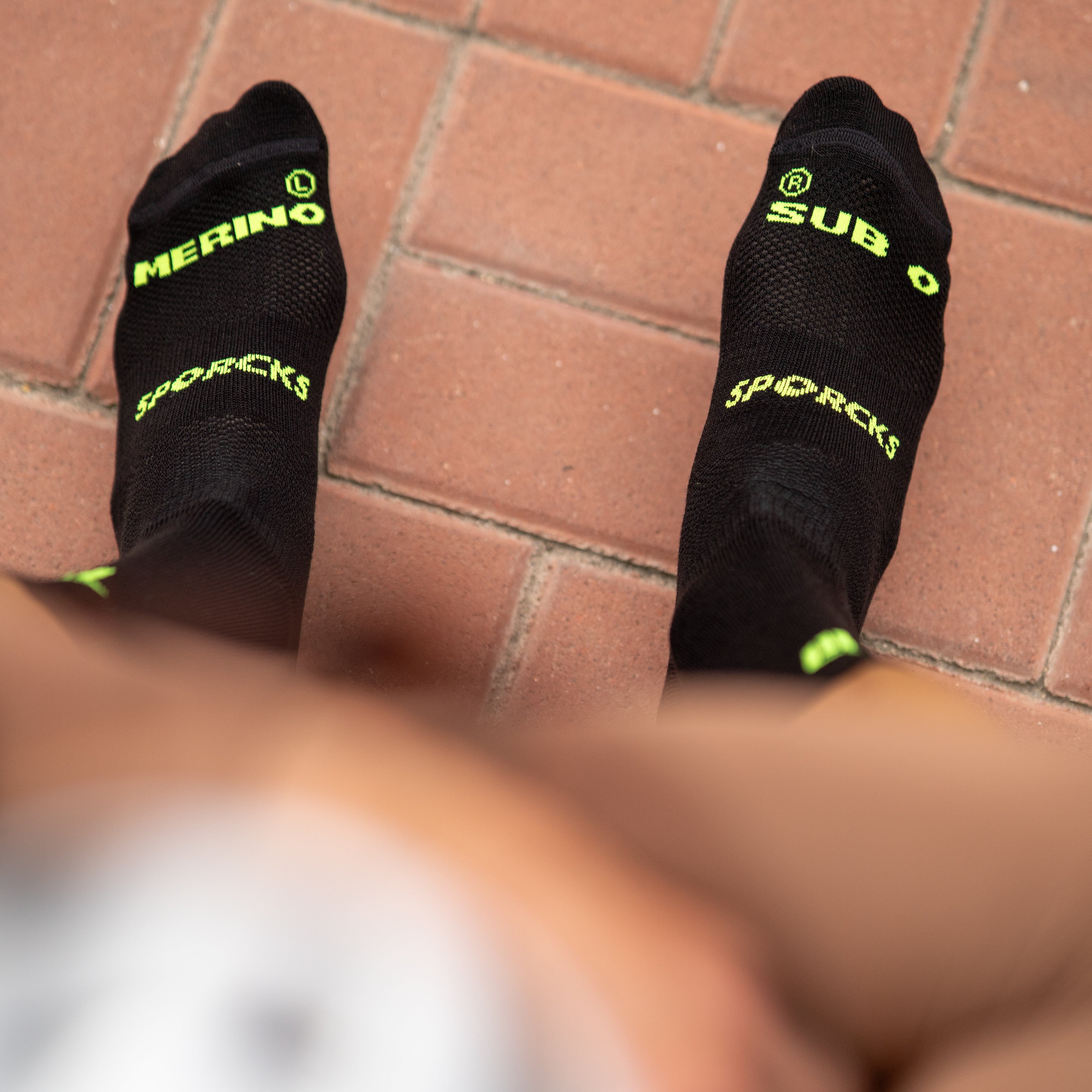 DAMN COLD BLACK - MERINO WOOL CYCLING SOCKS