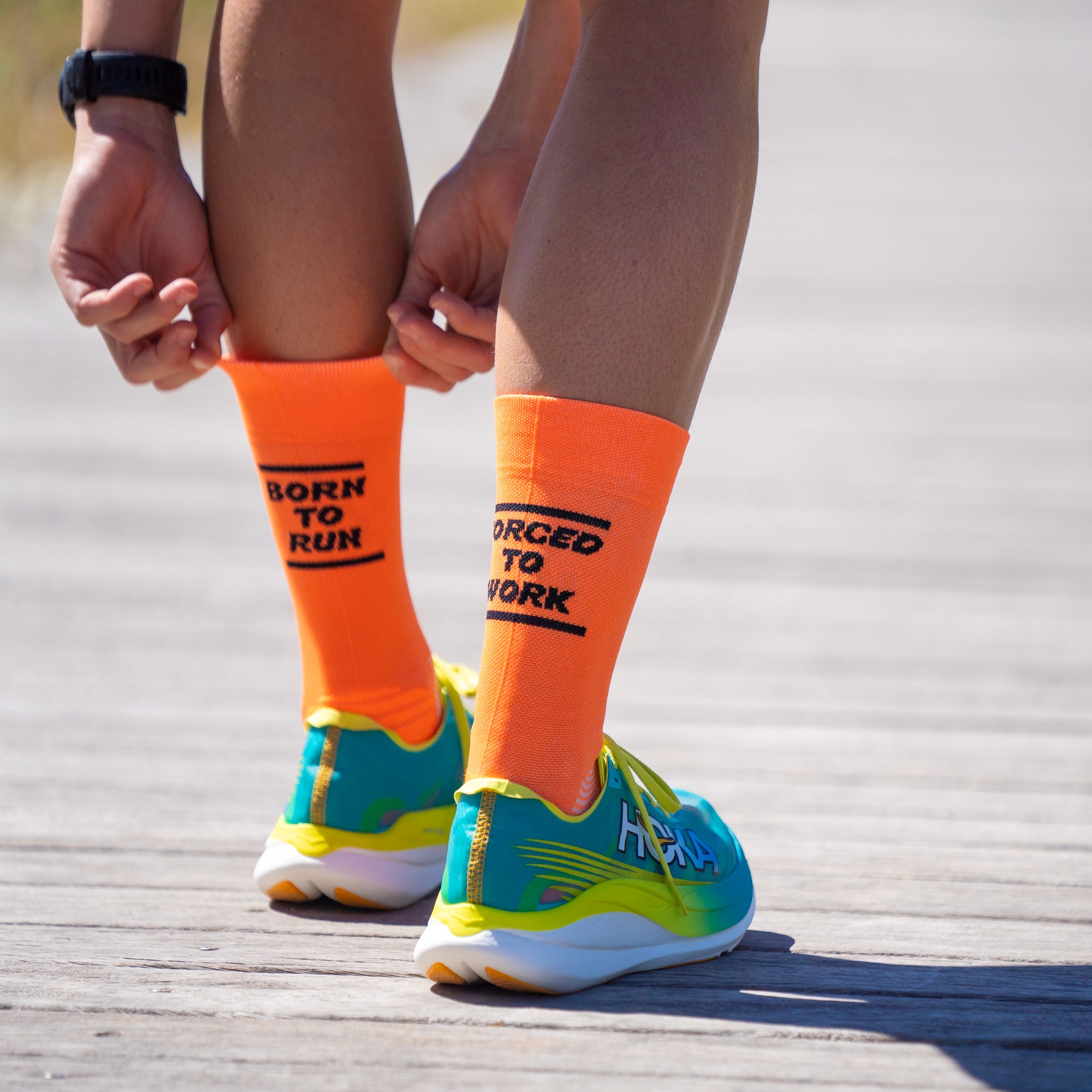 BORN TO RUN ORANGE - RUNNING SOCKS