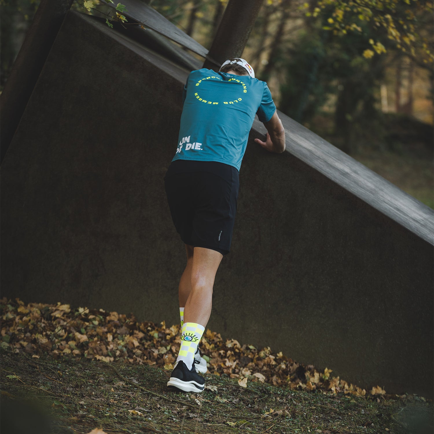 RUN OR DIE GREEN - UNISEX TECHNICAL T-SHIRT