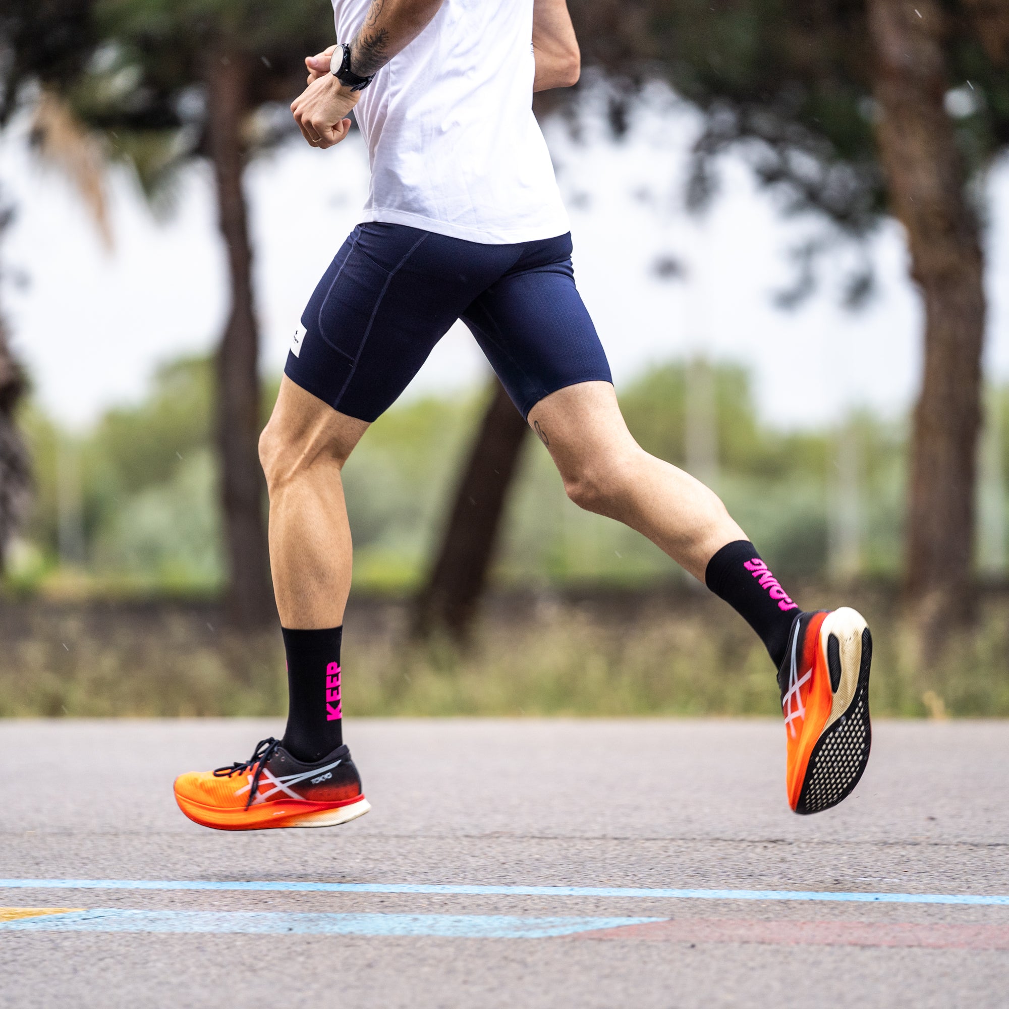 KEEP GOING BLACK - RUNNING SOCKS